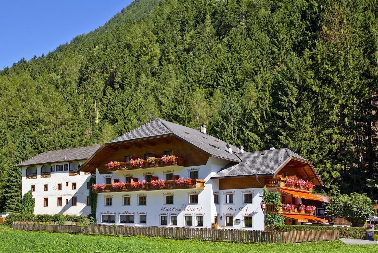 Hotel Bad Winkel 캄포투레스 외부 사진