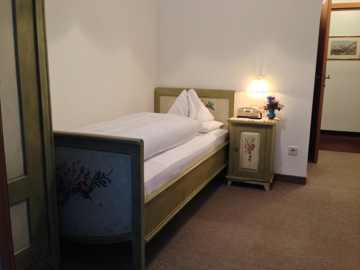 Hotel Bad Winkel 캄포투레스 외부 사진