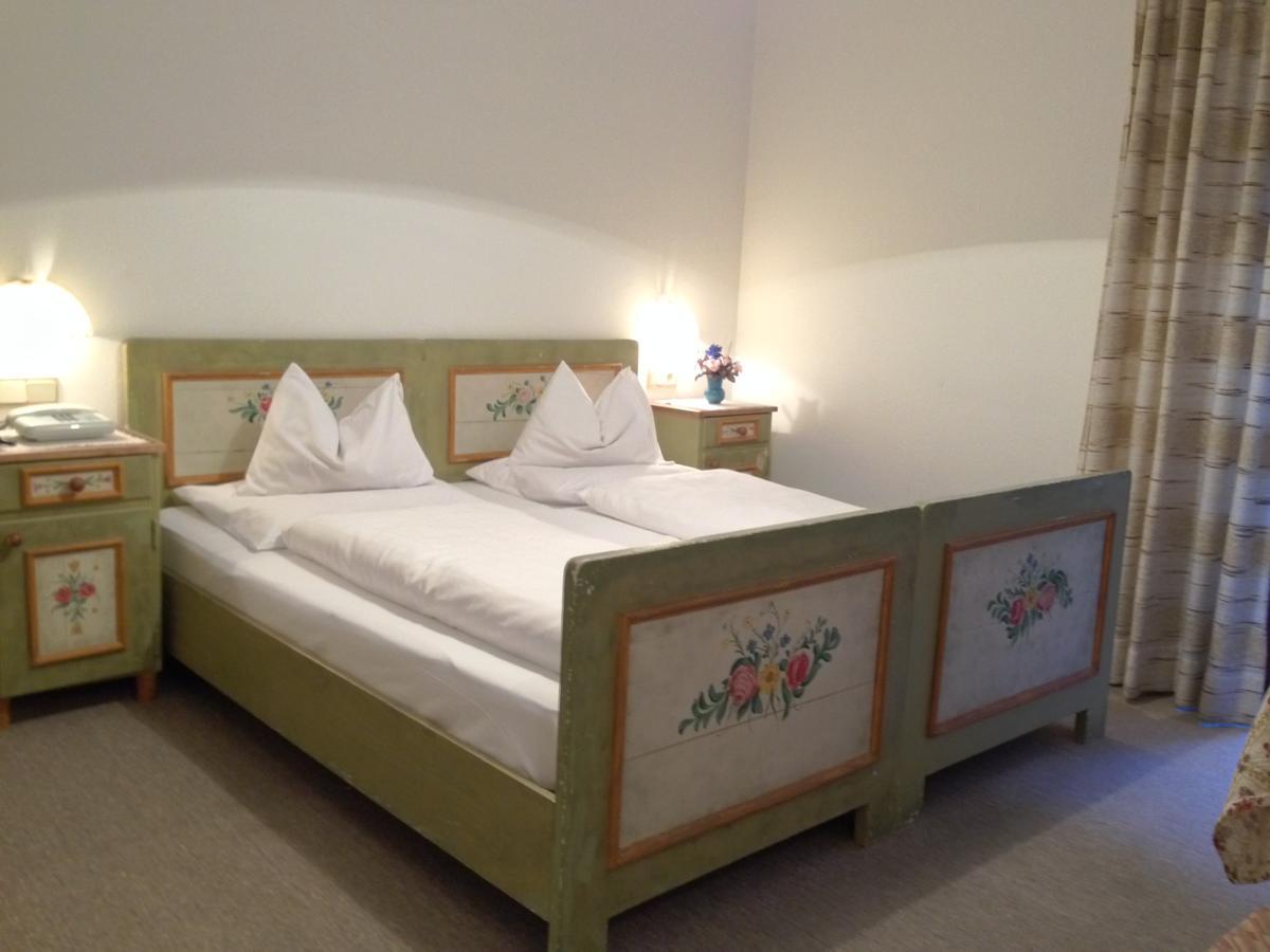 Hotel Bad Winkel 캄포투레스 외부 사진